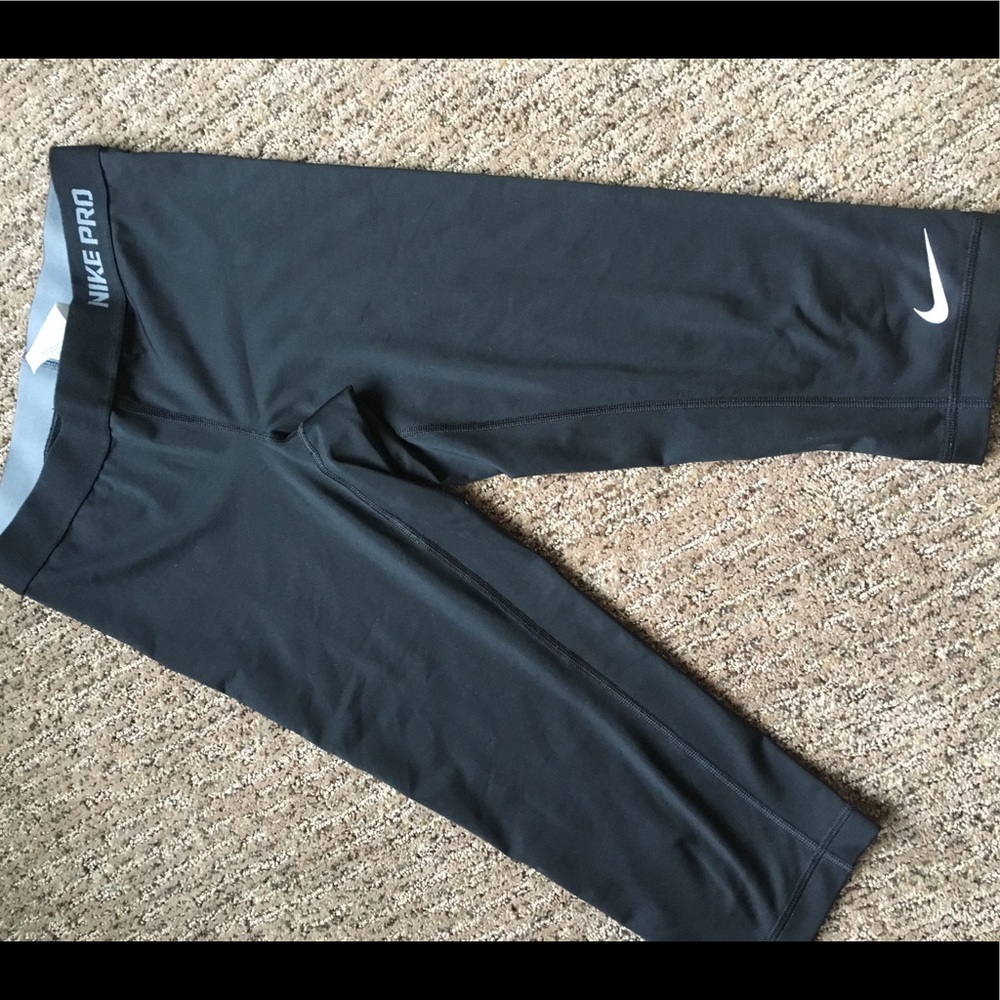 Nike Workout Capri Tights